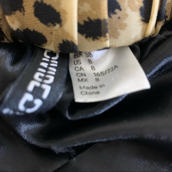 5/$15 Sale ❤️ H&M Hi-low Cheetah Print Skirt - Picture 3 of 3